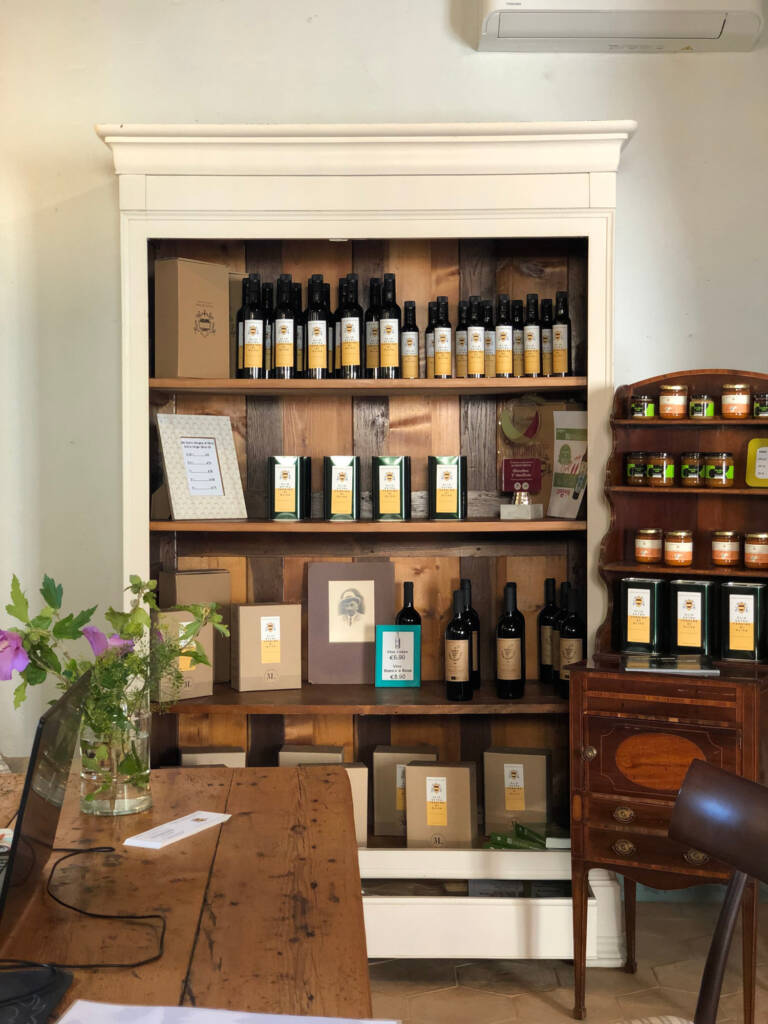 Vetrina olio extravergine di oliva - Azienda Agraria Baldeschi